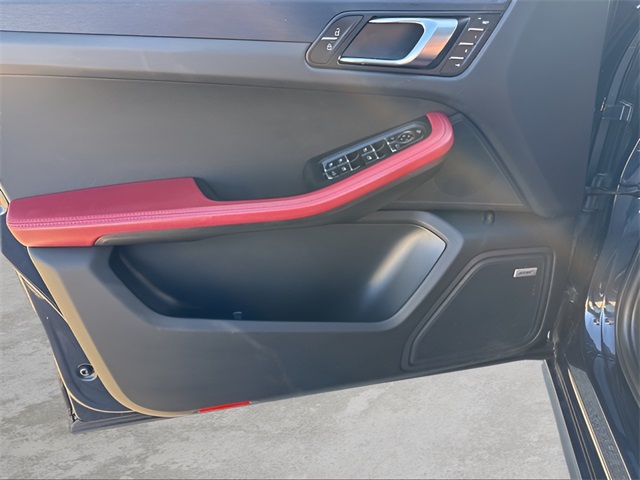 2022 Porsche Macan