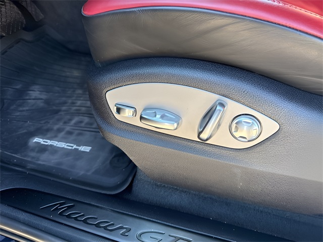 2022 Porsche Macan
