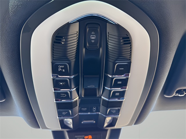 2022 Porsche Macan